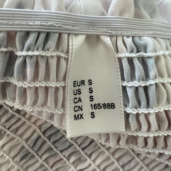 H&M Boho Off the shoulder smocked bell sleeve floral dress size small - Picture 8 of 10